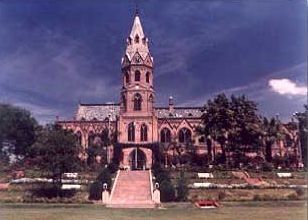 lahore government college and university 